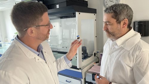 Reportage La France à la pointe des nanoparticules dans la lutte contre le cancer : "L'objectif, c'est d'augmenter le taux de guérison"
