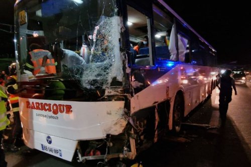 Capesterre-Belle-Eau : accident entre un bus scolaire et un fourgon