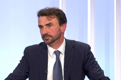 "Dans toutes les villes d'Europe, ça a été bon pour le commerce" : Grégory Doucet, maire de Lyon, persiste et signe sur la ZTL dans Dimanche en politique sur France 3