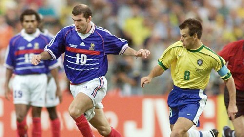 Un maillot de Zidane de la finale du Mondial 98 vendu 52 000 euros aux enchères