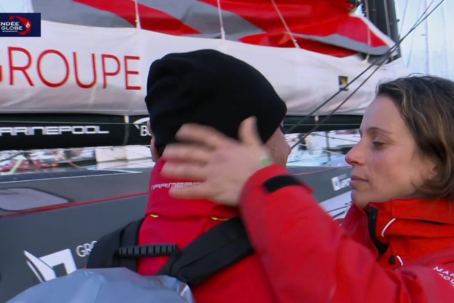Vendée Globe. "Femme, mère et épouse, sans communication possible ?" Comment vivre l'absence des skippers en course ?