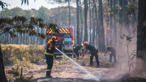 Commençons par un point sur l'actualité :• #INCENDIES Le feu de forêt de Mostuéjouls, dans l'Aveyron, est d...