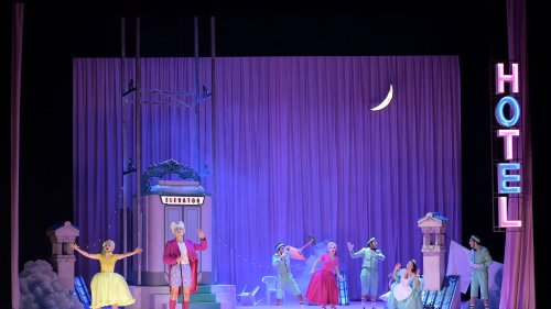 Les enfants spectateurs et acteurs enchantés par une "Cenerentola" de Rossini pétillante au Théâtre des Champs-Elysées