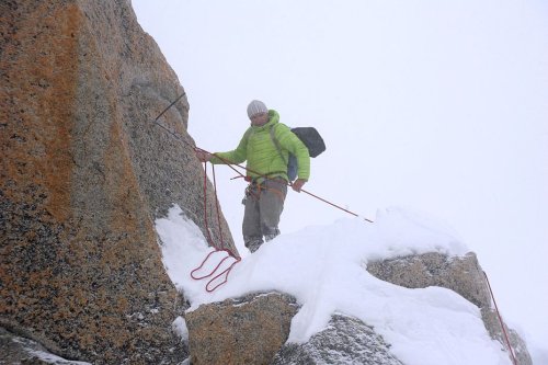 Christophe Profit, légende de l'alpinisme, condamné à une amende pour le vol de pieux sur le mont Blanc