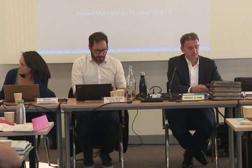 "Allez-vous démissionner ?", un conseil municipal sous tension à Grenoble après la condamnation d’Éric Piolle pour favoritisme