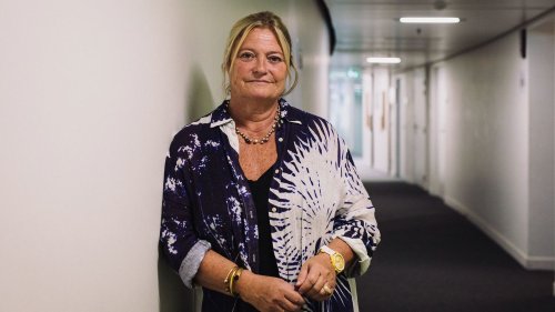 Alcoolisme des femmes : célébrités ou anonymes, elles brisent le tabou dans un documentaire sur France 5