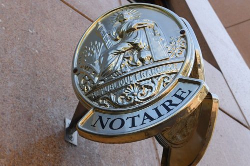VIDEO. "C'est un malhonnête et un menteur". Un notaire d'Auxerre en liquidation judiciaire et en conflit avec plusieurs clients