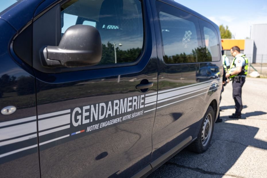 Drame de Châtonnay : l'épouse du tireur avait porté plainte contre lui après avoir découvert un traceur dans sa voiture