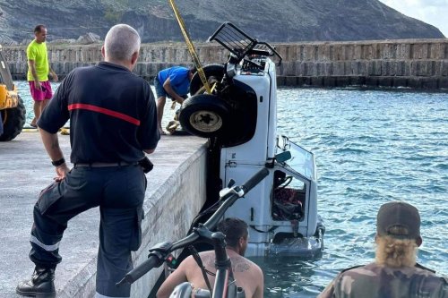 Ua Pou : une voiture tombe dans la mer, son conducteur meurt noyé