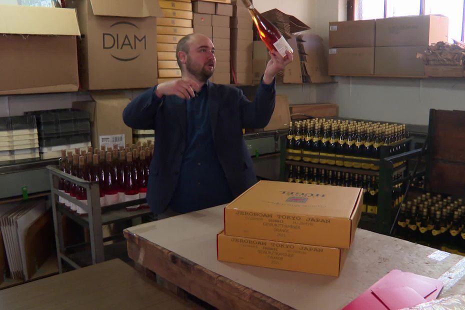 « Ces cartons partent au Japon » : des vignerons français présents pour la première fois dans une Exposition universelle
