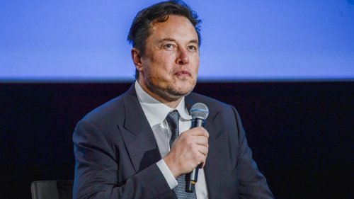Intelligence artificielle : Elon Musk et des centaines d'experts alertent sur les "risques majeurs pour l'humanité"