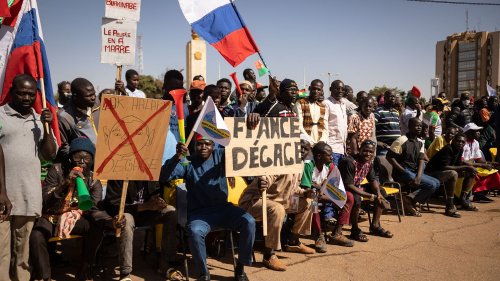Reportage Burkina Faso : "Nous voulons retirer la France de toute notre administration", préviennent des nationalistes après l'annonce du départ des troupes françaises