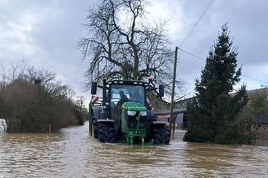 Inondations. « L’eau monte chez Emmanuel, il va falloir faire quelque chose pour les vaches ». La solidarité sauve un troupeau des eaux à Bruz en Ille-et-Vilaine