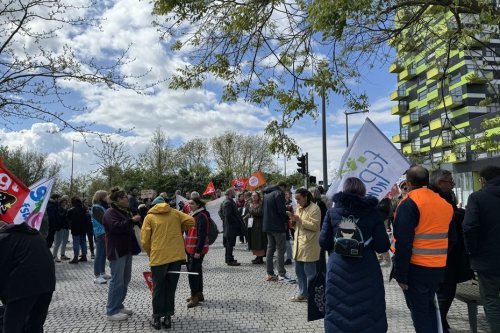 "Choc des savoirs" : un rassemblement contre la réforme devant le rectorat de Lille