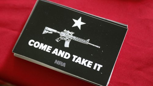 Fusillade dans une école du Texas : comment la NRA, le lobby américain pro-armes, réussit à empêcher toute réforme