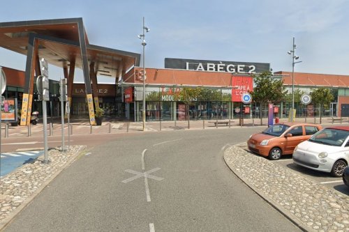 Toulouse : attaque à la voiture-bélier au centre commercial de Labège