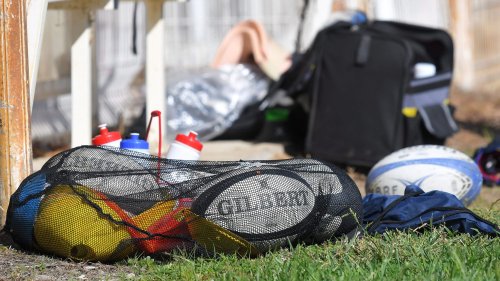 TEMOIGNAGES. "On veut nous empêcher de faire quelque chose qui nous plaît" : ces joueuses de rugby voilées réa