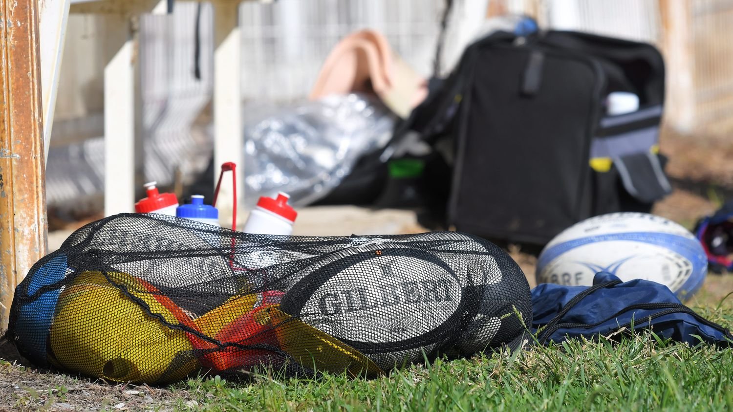 TEMOIGNAGES. "On veut nous empêcher de faire quelque chose qui nous plaît" : ces joueuses de rugby voilées réa