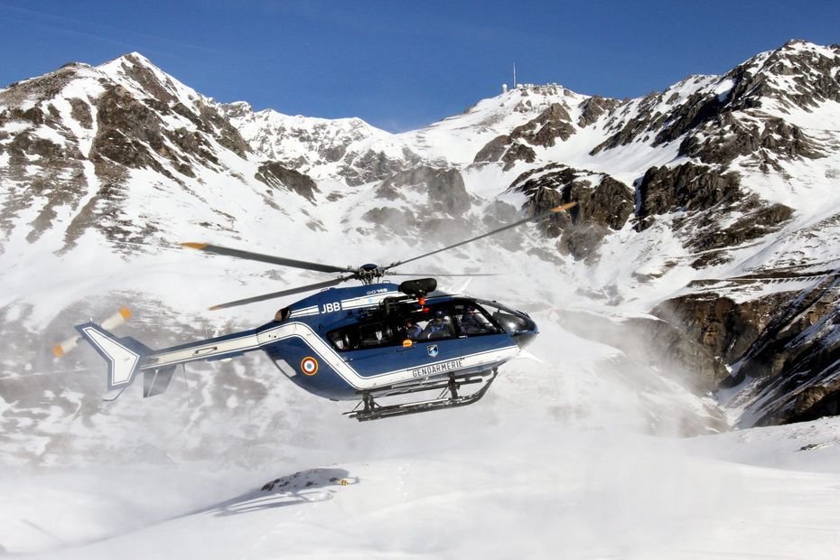 "C'est un miracle qu'ils soient encore vivants" : deux randonneurs d'une vingtaine d'années emportés par une avalanche