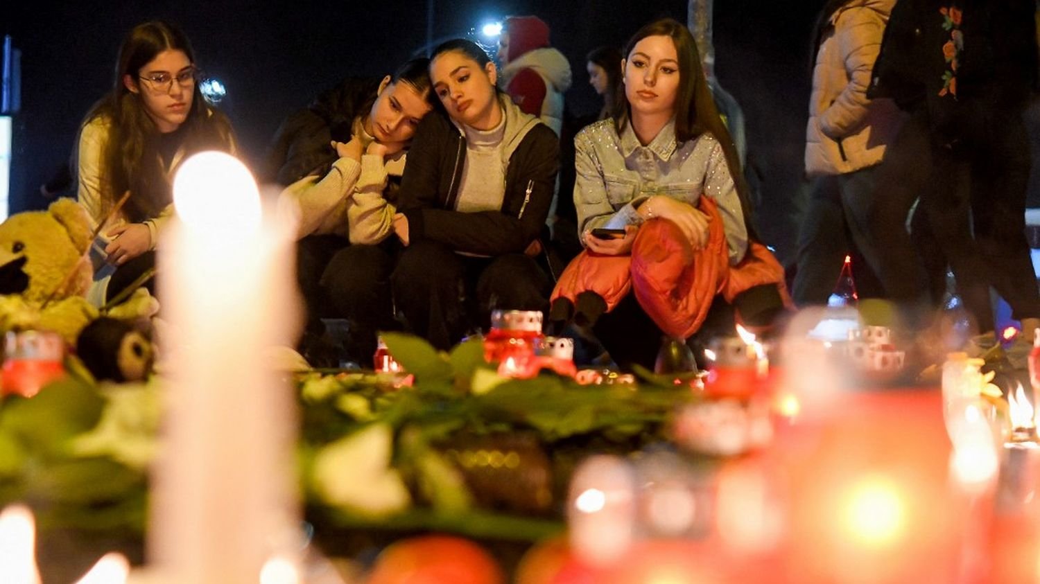 En Serbie, un adolescent meurt des suites de l'accident de la gare de Novi Sad en novembre, le bilan passe à 16 morts
