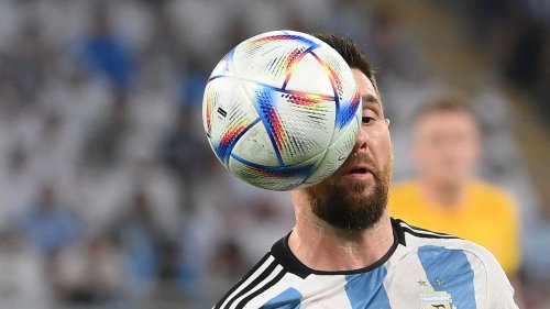 Coupe du monde 2022 : on vous présente Al Rihla, le ballon du Mondial censé aider les arbitres, mais qui n'évite pas les polémiques