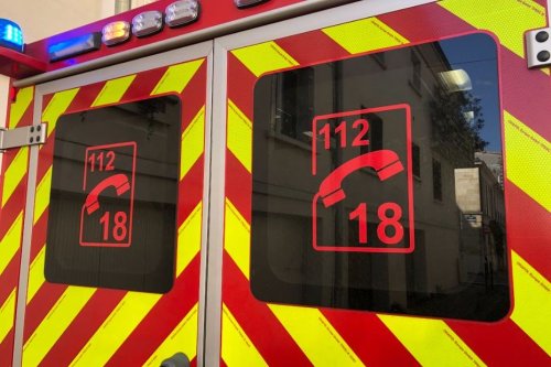 Dordogne. Les pompiers secourent un homme coincé sous un camion