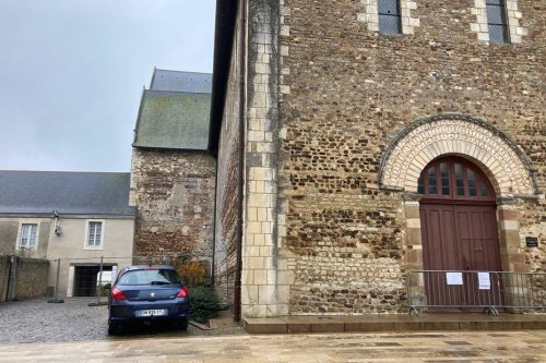Au Lion d'Angers, l'église Saint-Martin-de-Vertou a été fermée d'urgence par mesure de sécurité