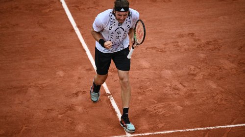 Roland-Garros 2022 : Stefanos Tsitsipas bousculé par Zdenek Kolar, mais qualifié pour le troisième tour