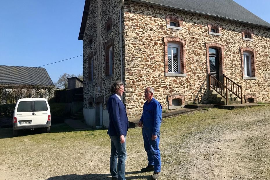 Ferme squattée en Mayenne : « on redémarre de zéro », un couple d’agriculteurs a enfin pu récupérer son exploitation