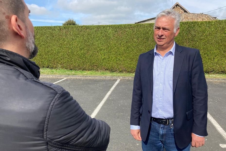 "Quand j'ai pris ce mandat, ce n'est pas pour me faire agresser", un maire nous raconte son agression qu'il aurait subie