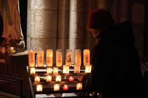 Alice, paroissienne de 32 ans, a rejoint la grève des femmes catholiques et dénonce "une institution qui refuse de constater ses défauts"