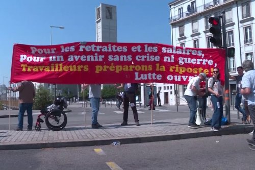 Réforme des retraites : incidents à Lyon, mobilisation en forte baisse