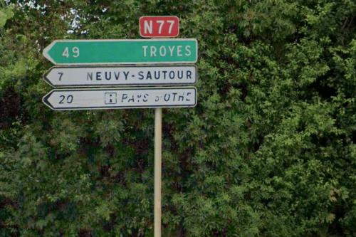 49 Troyes : la folle histoire du vrai panneau qui n'existe plus