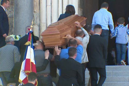 DIRECT. Obsèques de l'infirmière tuée à Reims : "Personne n’oubliera ta gentillesse, ton sourire", confie le frère de Carène Mézino