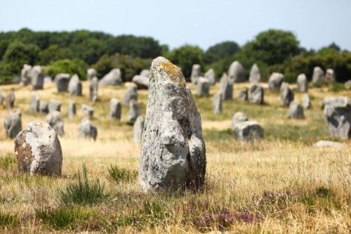 REPORTAGE. Menhirs, dolmens, tumulus...Guide des bonnes pratiques pour savoir comment prendre soin de ce patrimoine archéologique