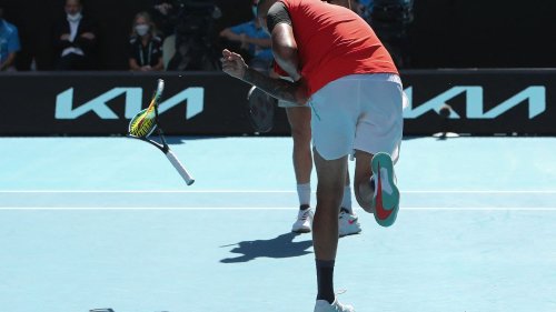 Open d'Australie : Kyrgios casse sa raquette, insulte le public et atteint la finale du double