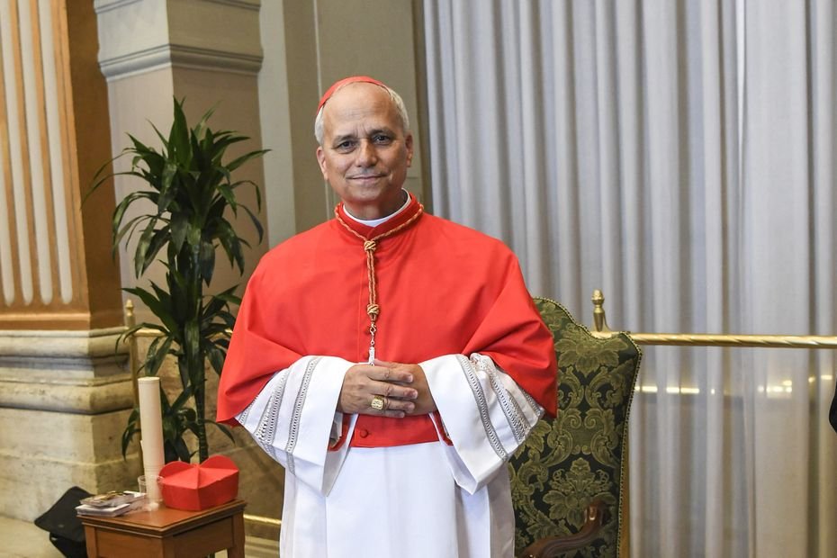 Le cardinal Mamberti présente au monde le nouveau pape, Leon XIV