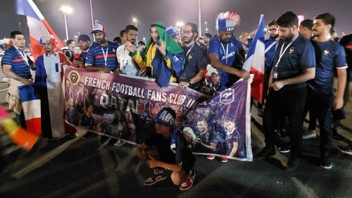 Coupe du monde 2022 : qui sont les supporters indiens "tombés amoureux" de l'équipe de France ?