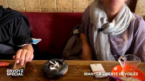 Vidéo "C'est à eux, maintenant, d'avoir peur de nous" : dans ce café clandestin de Téhéran, les jeunes bravent les lois islamiques