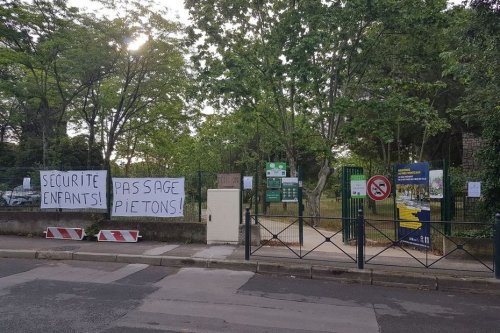 Montpellier : les riverains du Parc Montcalm demandent un passage piétons et un trottoir
