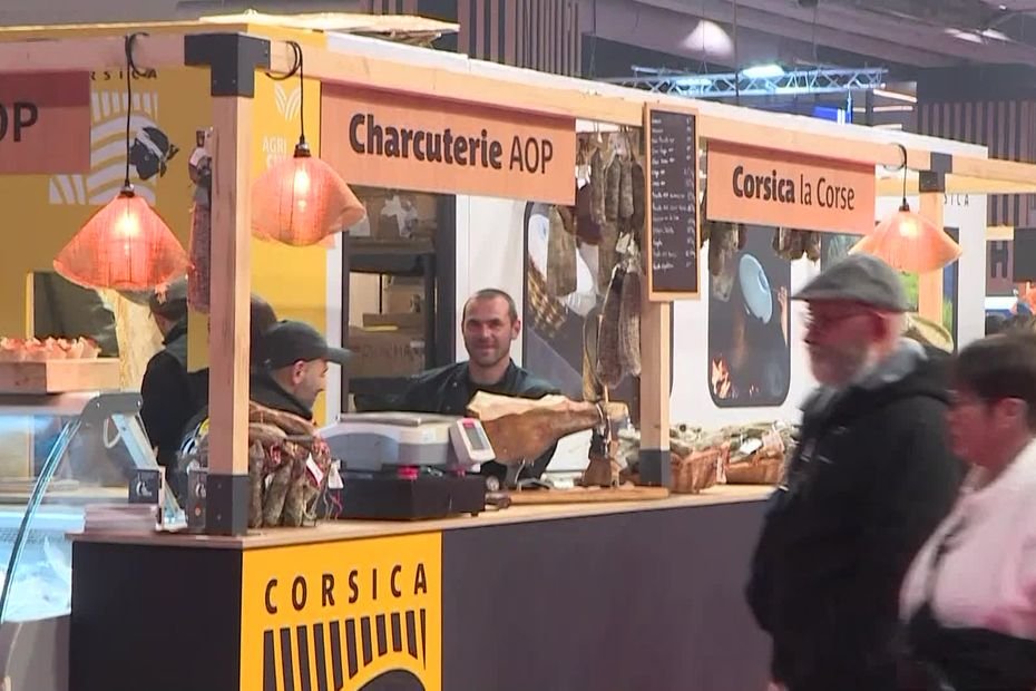 « C’est beaucoup plus calme que les années précédentes », déplacé et sans animations, le village Corse enregistre moins de fréquentation pour le salon de l’agriculture 2025