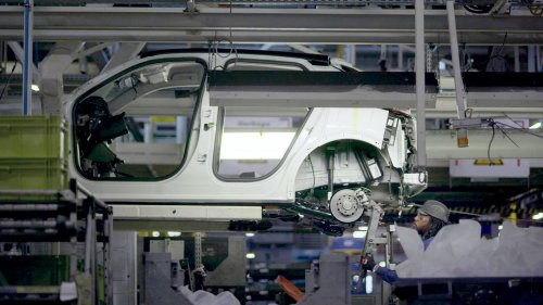 Vidéo Petite, électrique, légère… A quoi devrait ressembler la voiture de demain ?