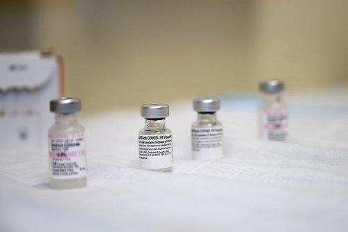 3e rappel du vaccin Covid-19 : la Haute autorité de santé recommande le Pfizer et non plus le Moderna - Guadeloupe la 1ère