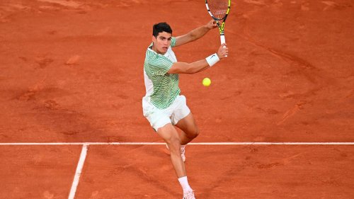 Roland-Garros 2023 : revivez la qualification de Carlos Alcaraz face à Stefanos Tsitsipas pour les demi-finales