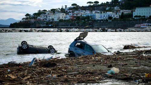 Italie : le gouvernement proclame l'état d'urgence sur l'île d'Ischia après un glissement de terrain qui a fait au moins sept morts