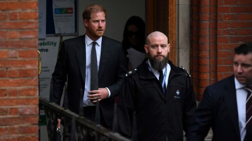 Le prince Harry s'en prend à la famille royale devant la justice à Londres