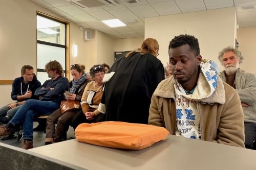 Assignation à résidence levée, réexamen de sa demande d'asile : la justice donne un court répit à Manssour Sow, ouvrier agricole sans papier
