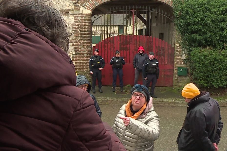 « On ne peut pas continuer à se faire taper dessus » : des agriculteurs manifestent devant le domicile du porte-parole d’une association environnementale