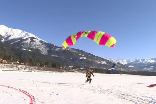 VIDEO. Parachutisme : un sport de précision