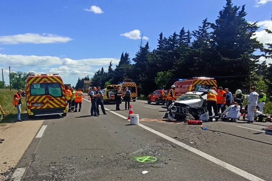 Un bébé gravement blessé, deux autres enfants désincarcérés : cinq personnes d'une même famille hospitalisées après un violent choc frontal